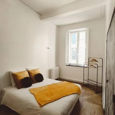 Carcassonnais Avec Parking Apartment